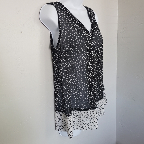 Remy Women's Medium Sleeveless Blouse Tank Top Black Polka Dot V-neck Chiffon - Picture 6 of 8